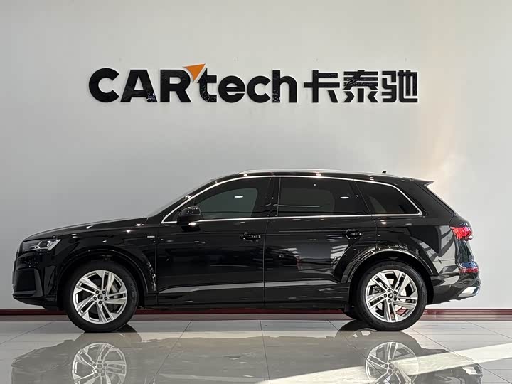 Фото 8 - Audi Q7