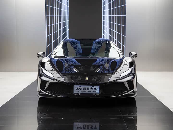 Фото 2 - Ferrari F8