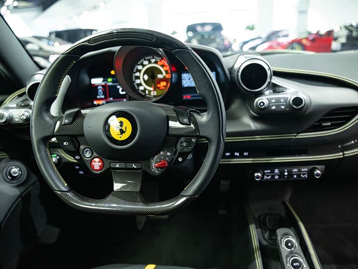 Фото 6 - Ferrari F8