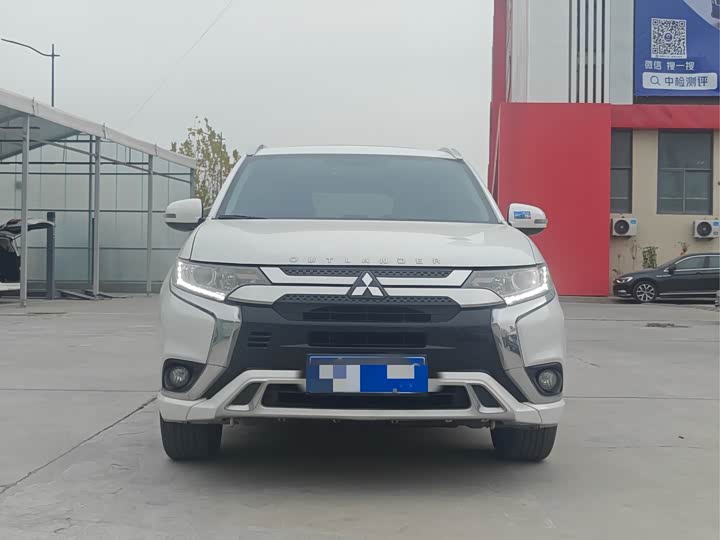 Фото 2 - Mitsubishi Outlander
