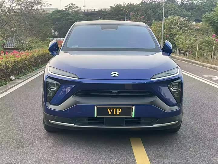 Фото 2 - Nio EC6