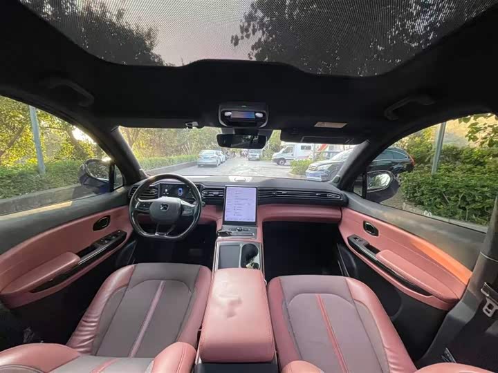 Фото 7 - Nio EC6