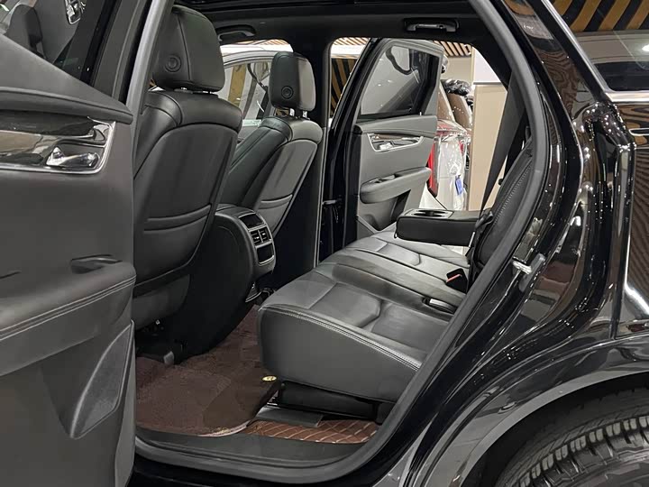Фото 7 - Cadillac XT5