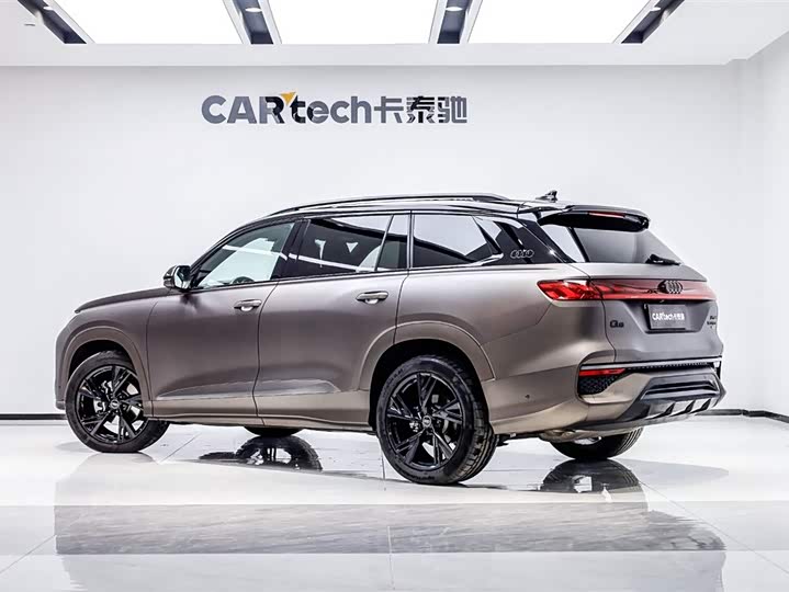 Фото 4 - Audi Q6