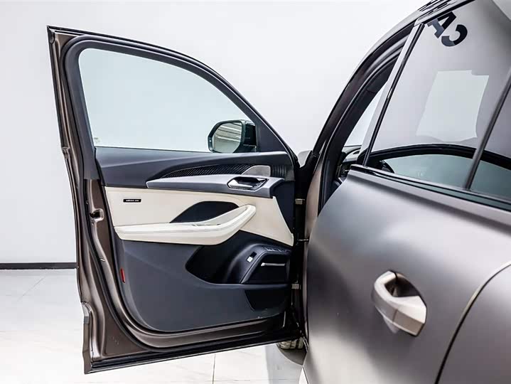 Фото 8 - Audi Q6