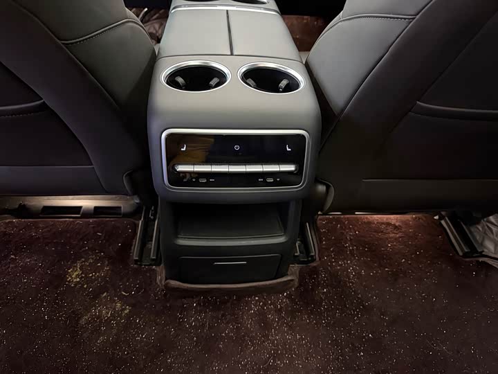 Фото 9 - LiXiang L8