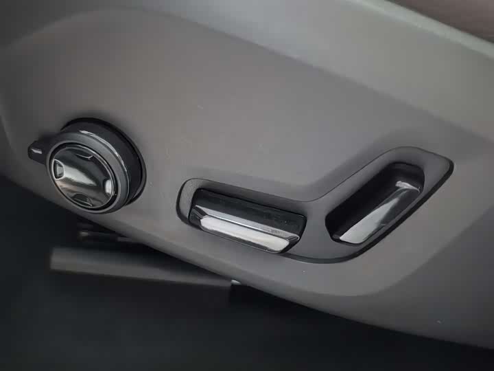 Фото 6 - Volvo XC60