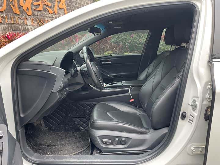 Фото 5 - Toyota Avalon