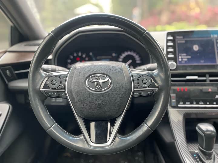 Фото 8 - Toyota Avalon