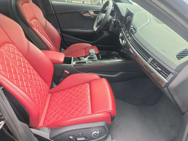 Фото 4 - Audi S4