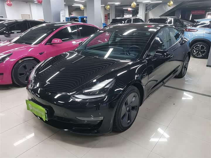 Фото 2 - Tesla Model 3