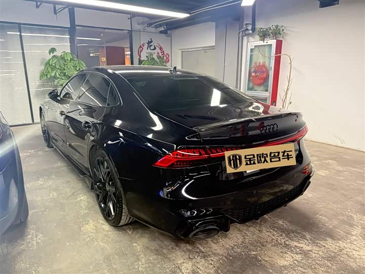 Фото 4 - Audi A7L