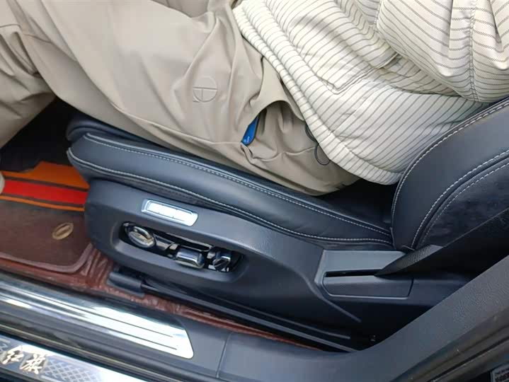 Фото 9 - Hongqi H9