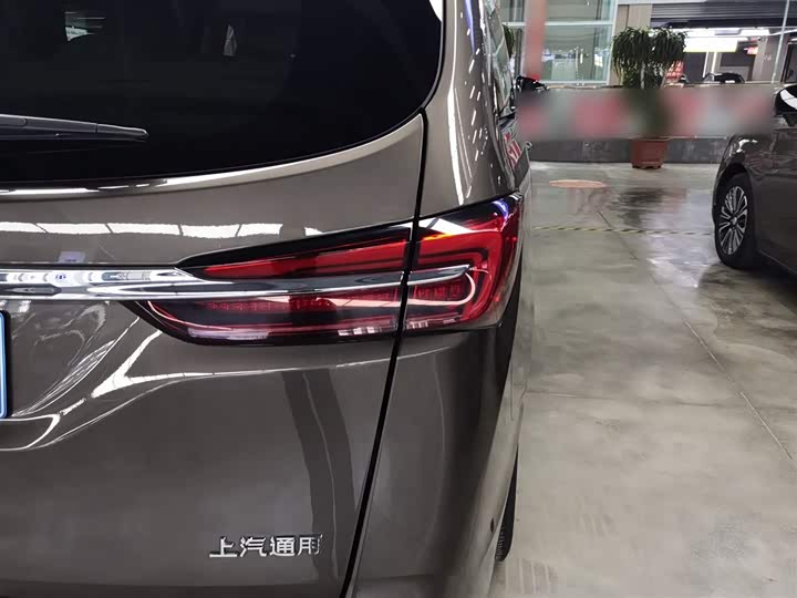 Фото 8 - Buick GL8 ES