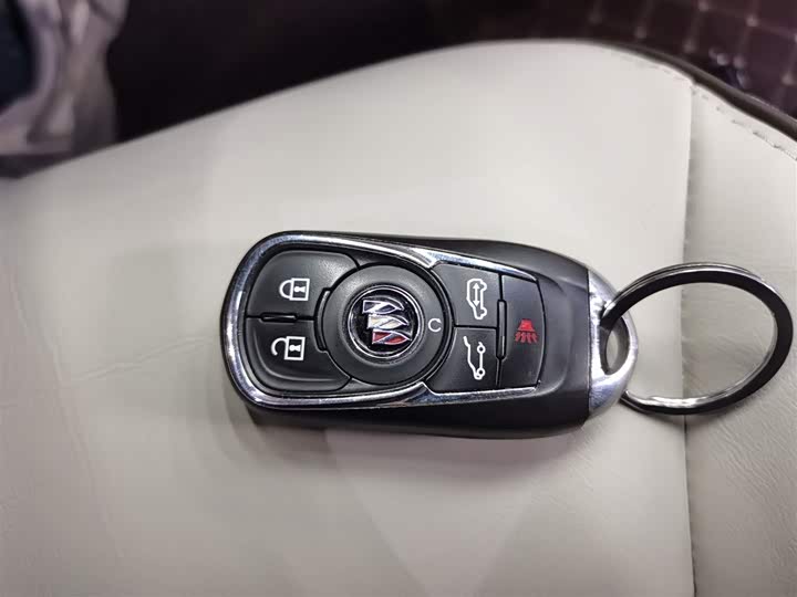 Фото 9 - Buick GL8 ES