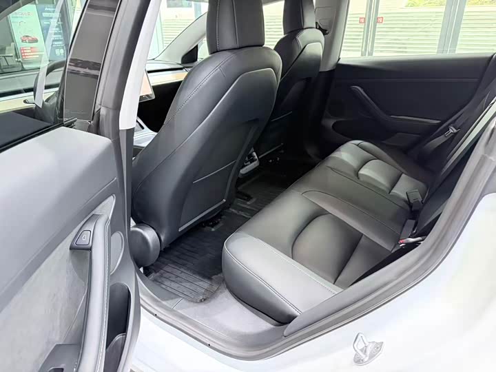 Фото 5 - Tesla Model 3