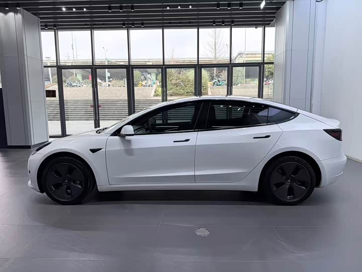 Фото 7 - Tesla Model 3