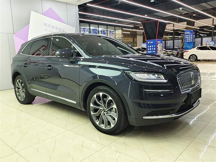 Фото 3 - Lincoln Nautilus