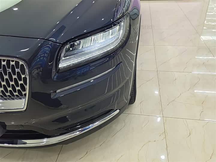 Фото 7 - Lincoln Nautilus