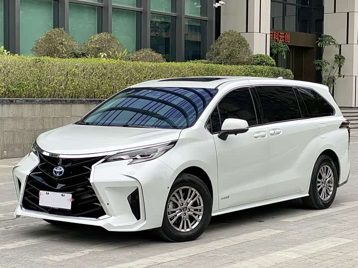 Фото 1 - Toyota Sienna