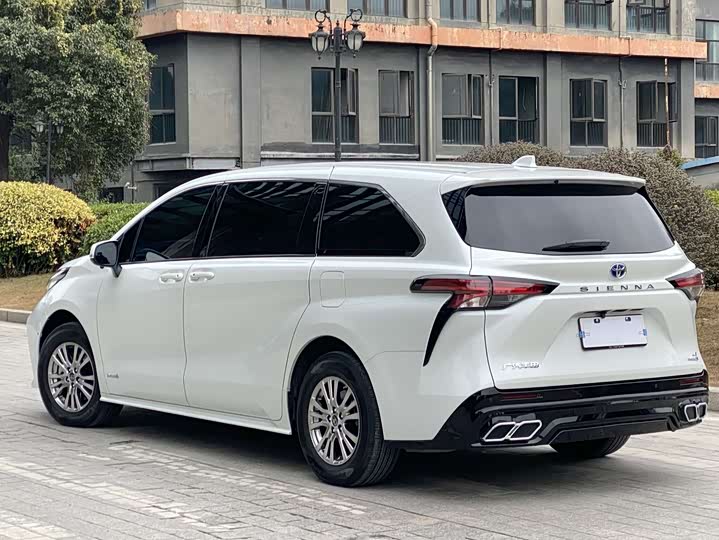 Фото 2 - Toyota Sienna