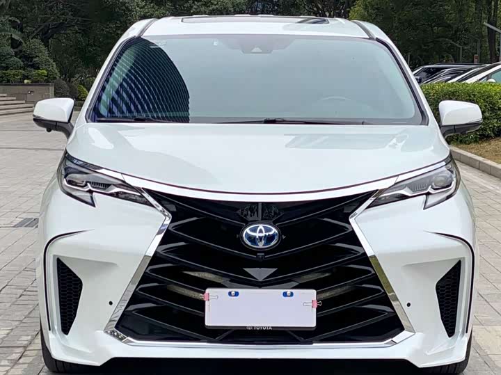 Фото 3 - Toyota Sienna