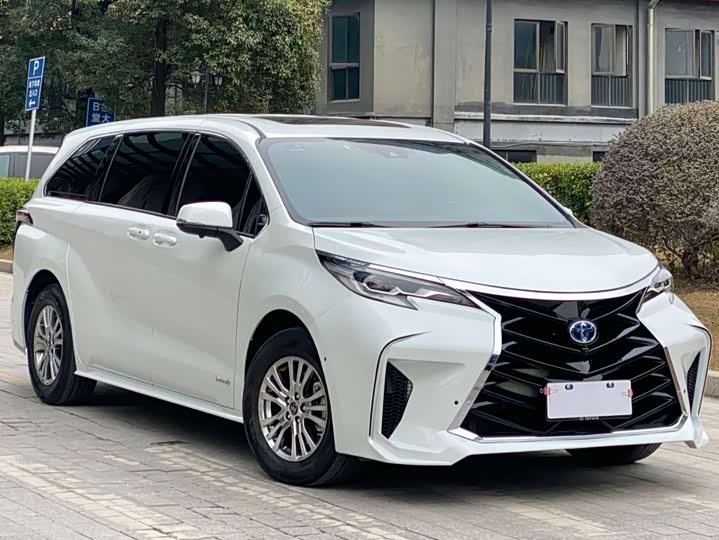 Фото 5 - Toyota Sienna