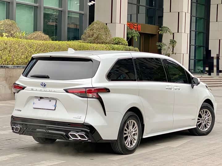 Фото 6 - Toyota Sienna