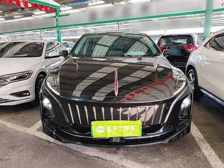 Фото 3 - Hongqi E-QM5