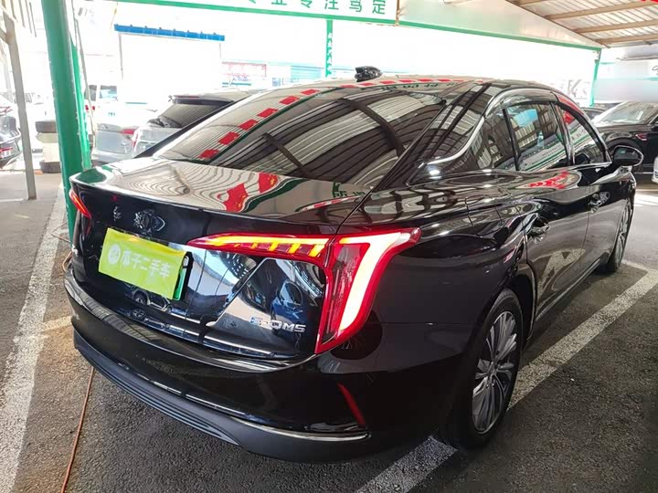 Фото 7 - Hongqi E-QM5