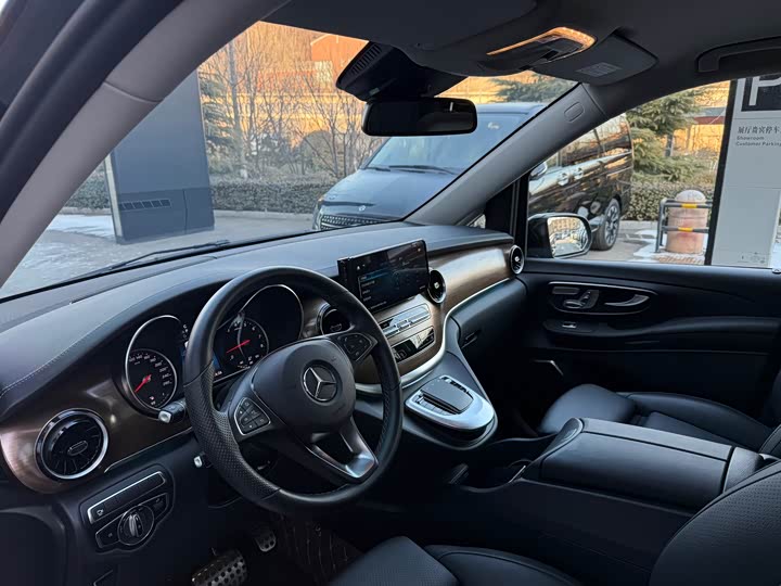 Фото 4 - Mercedes-Benz V-Class