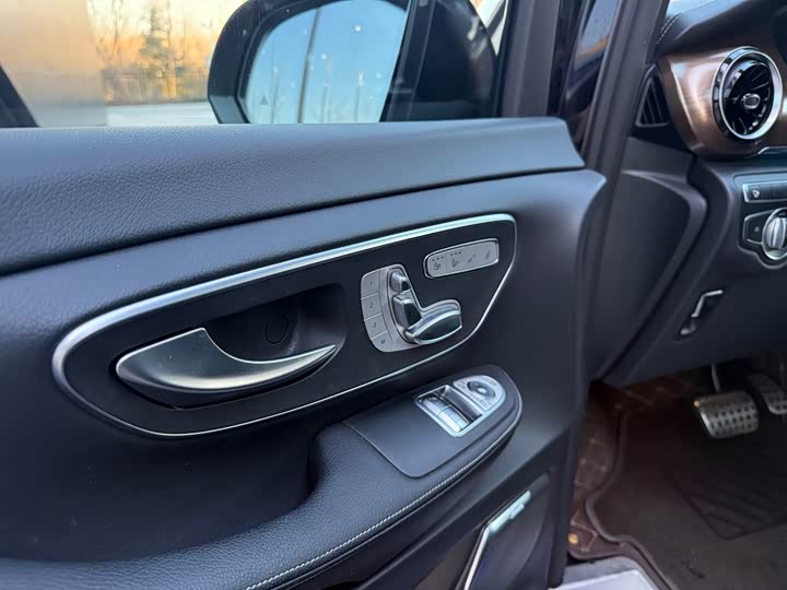 Фото 6 - Mercedes-Benz V-Class