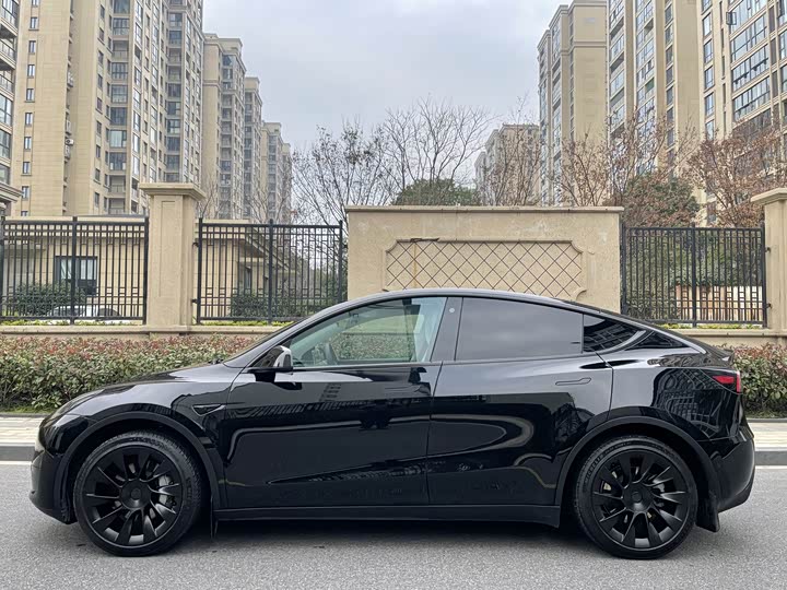 Фото 4 - Tesla Model Y