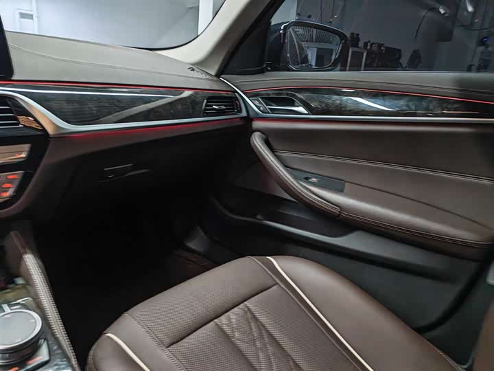 Фото 9 - BMW 5 Series