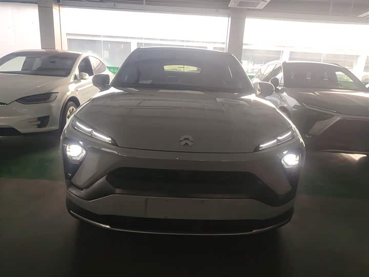 Фото 3 - Nio EC6