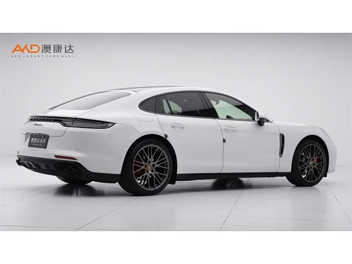 Фото 3 - Porsche Panamera