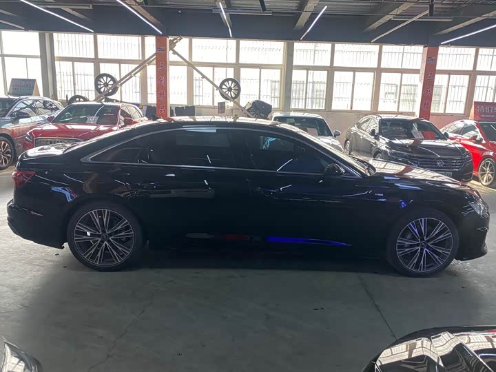 Фото 4 - Audi A6L