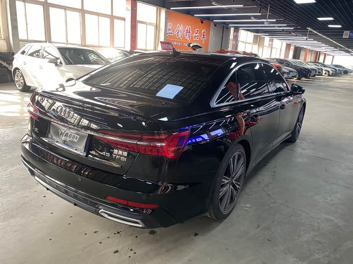 Фото 5 - Audi A6L