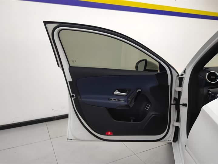 Фото 7 - Mercedes-Benz A-Class