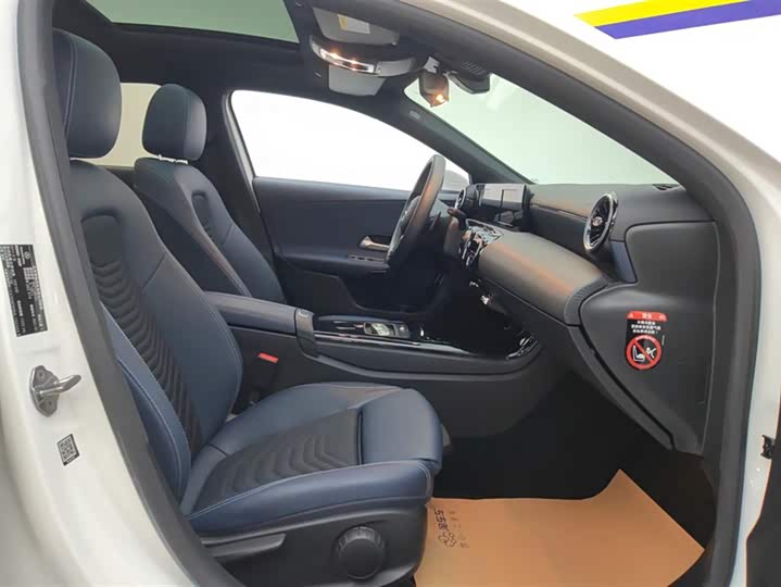 Фото 8 - Mercedes-Benz A-Class