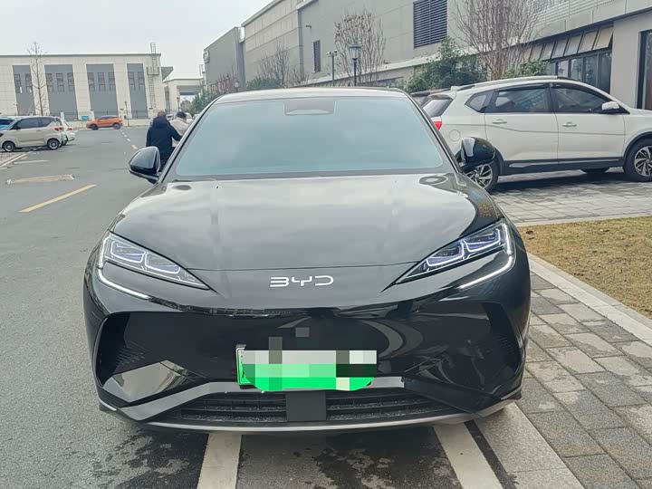 Фото 2 - BYD Sea Lion 07 EV