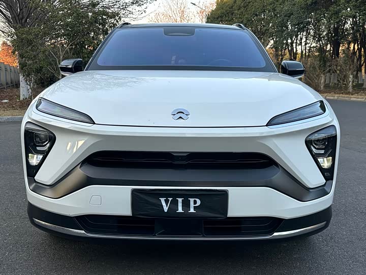 Фото 2 - Nio ES6