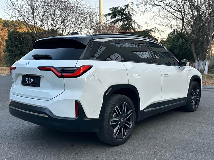 Фото 7 - Nio ES6