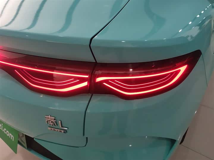 Фото 8 - BYD Qin L