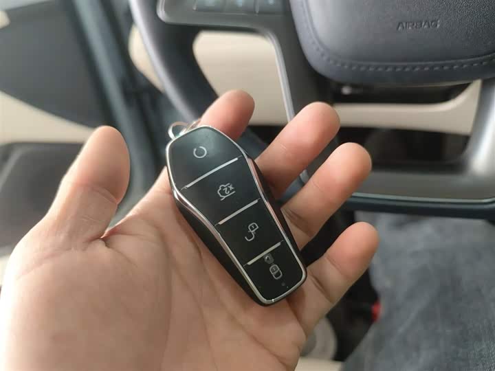 Фото 9 - BYD Qin L