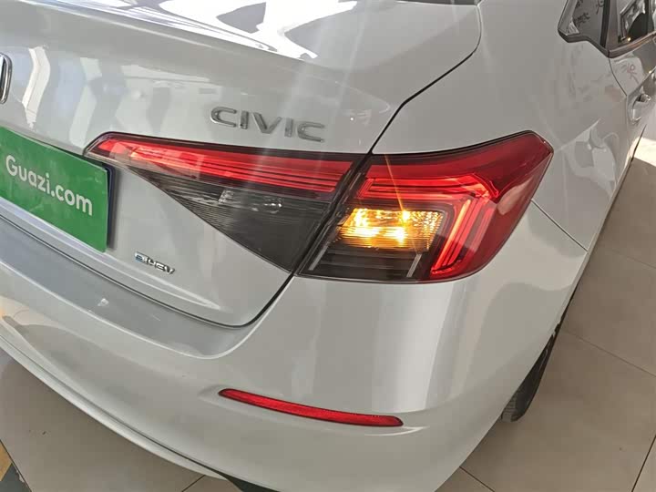 Фото 8 - Honda Civic