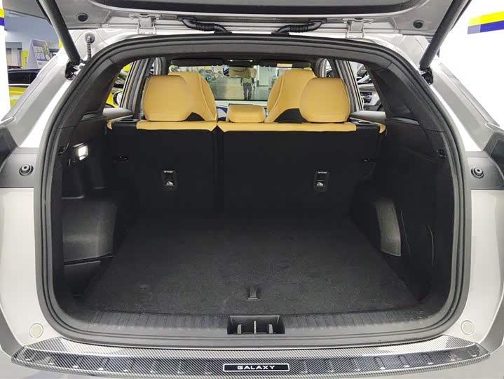 Фото 4 - Geely Galaxy L7