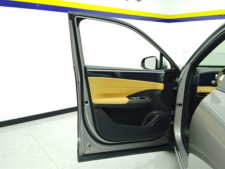 Фото 7 - Geely Galaxy L7