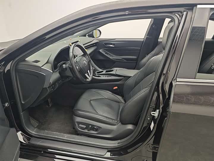 Фото 6 - Toyota Avalon