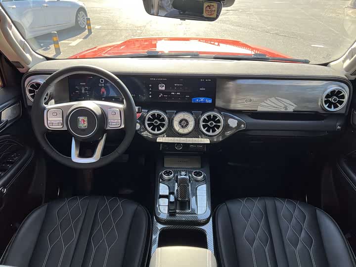 Фото 8 - Tank 300